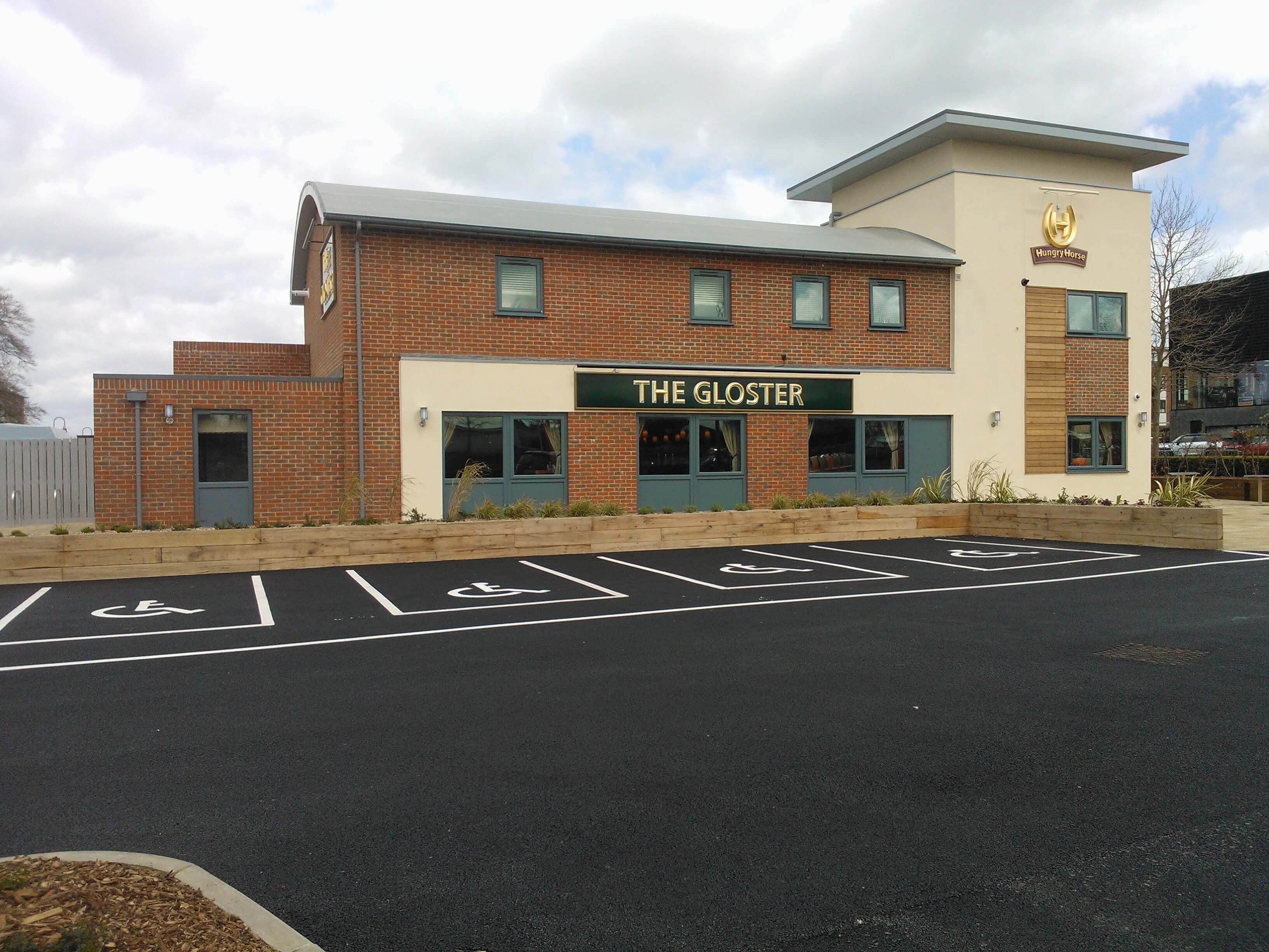 Hungry Horse Lightweight curved trusses Dibsa Structures